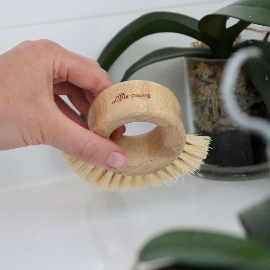 Full Circle Ring Vegetable Brush